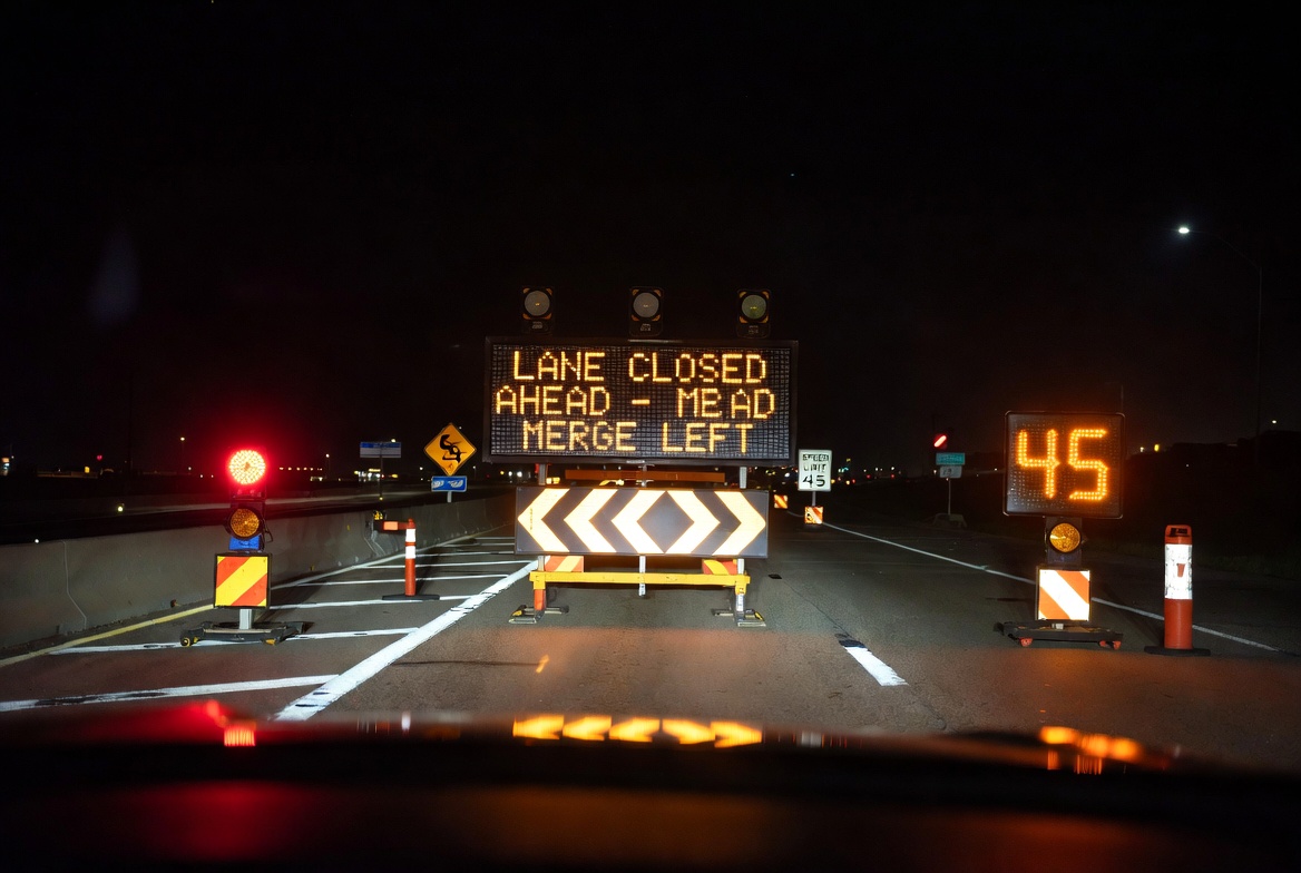 Integrated LED Traffic Sign System Integrated LED Traffic Sign System