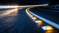 //inrorwxhlmlnlj5p.ldycdn.com/cloud/poBpnKnklrSRqlimnknmkp/Road-Reflectors-Night-Highway.jpg